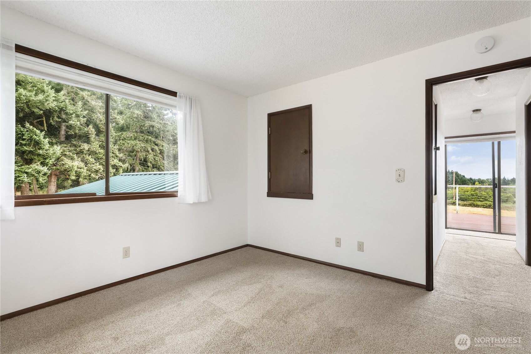 2725 Hunt Road Oak Harbor, WA 98277 - Photo 28 of 40 a view of an empty room with a window