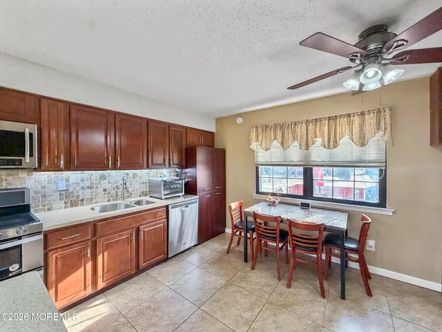 $330,000 | 1150 Rita Court, Brick, NJ 08724