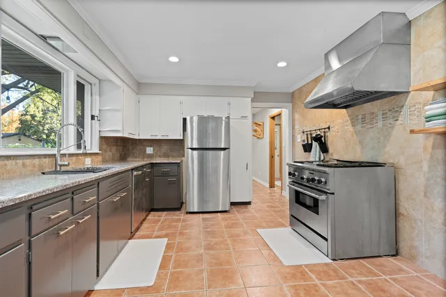 $439,000 | 615 Tiffany Drive, Waukegan, IL 60085