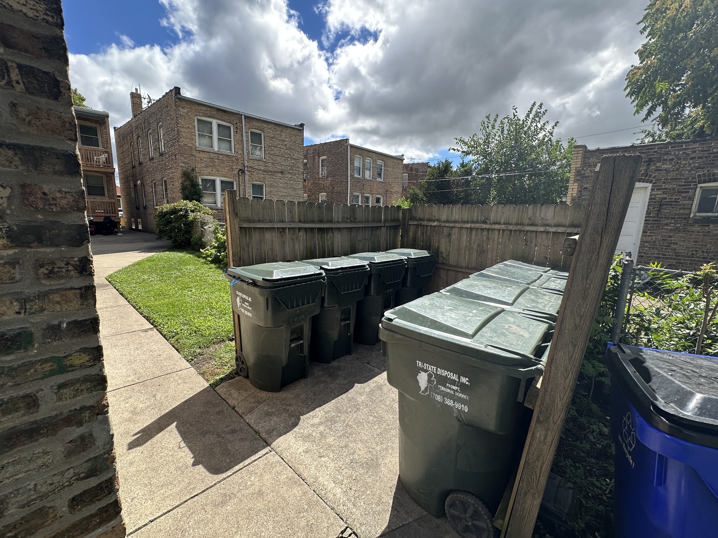 12602 Artesian Avenue Blue Island, IL 60406 - Photo 4 of 12 a view of a corridor