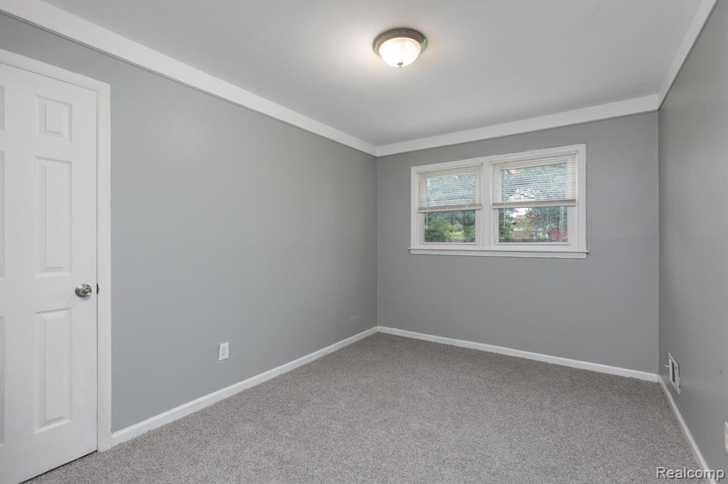 335 Longfellow Inkster, MI 48141 - Photo 12 of 23