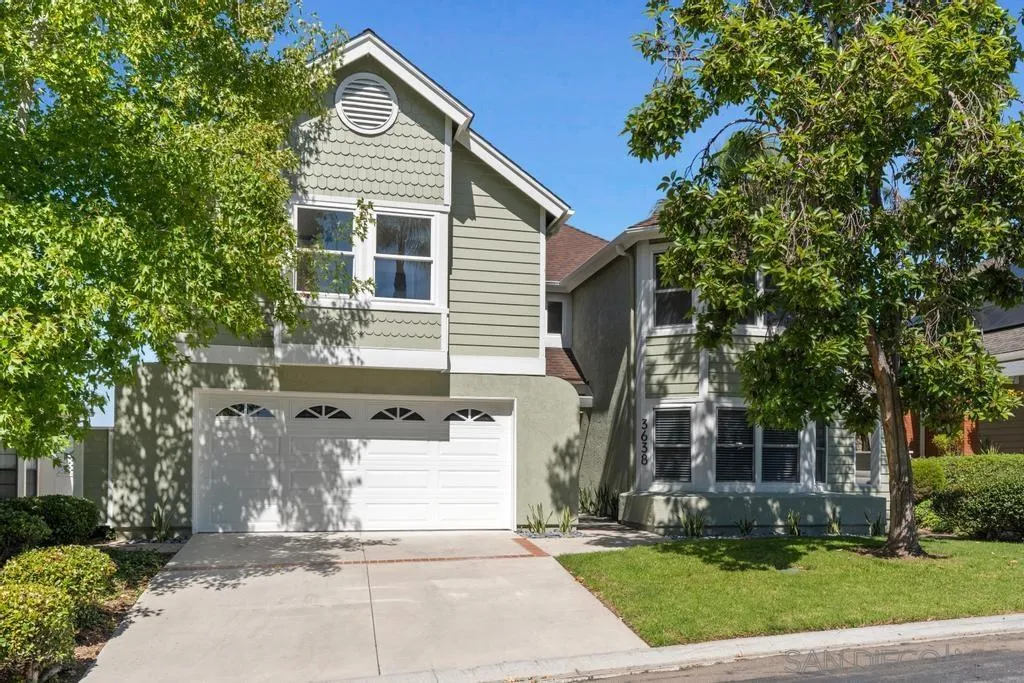 3638 Lorimer Lane Encinitas, CA 92024 - Photo 4 of 72 front view of house with a yard