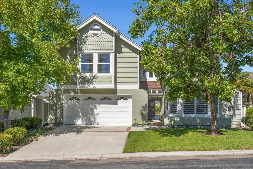 3638 Lorimer Lane Encinitas, CA 92024 - Photo 5 of 72 a front view of a house with a yard