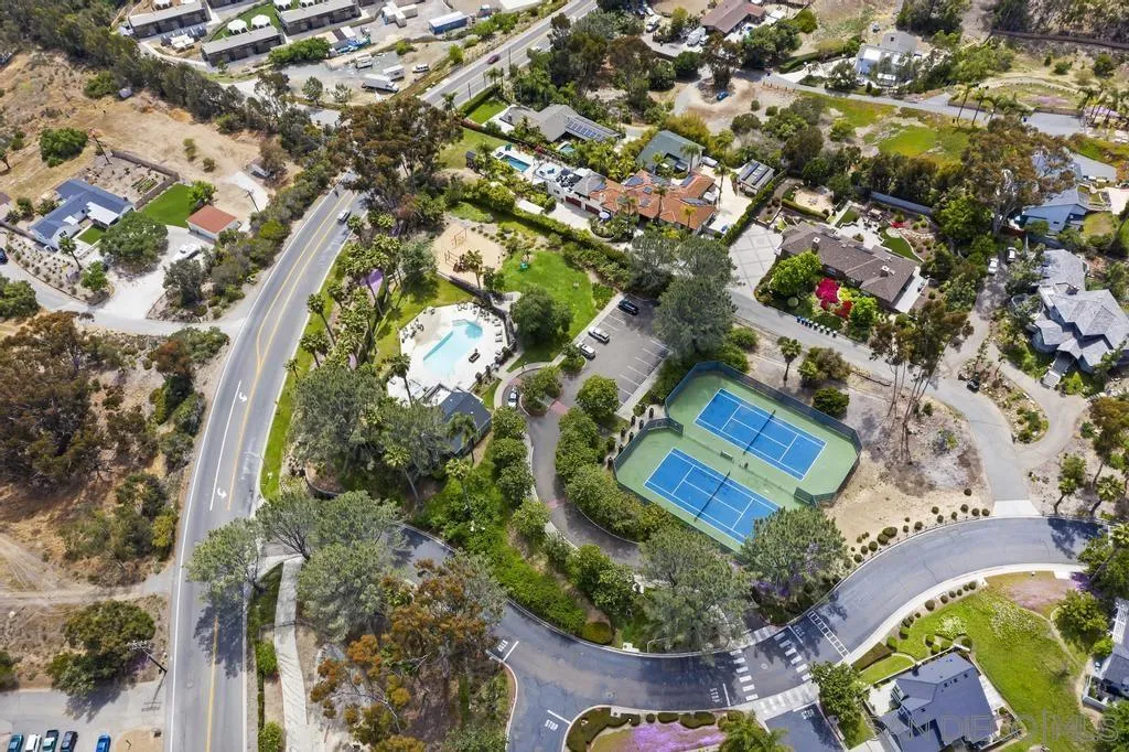 3638 Lorimer Lane Encinitas, CA 92024 - Photo 70 of 72 an aerial view of a house
