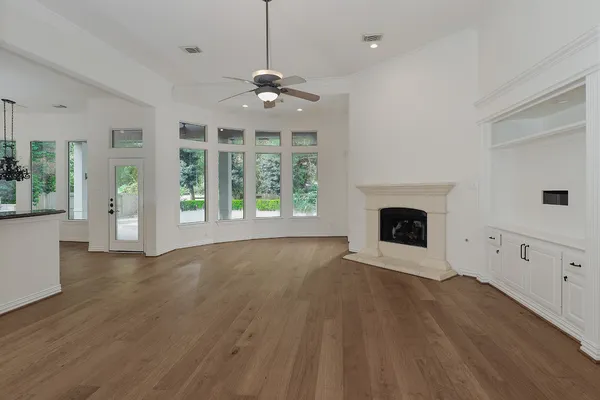 $6,500 | 122 West Lansdowne Circle, The Woodlands, TX 77382