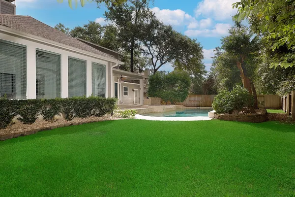 $6,500 | 122 West Lansdowne Circle, The Woodlands, TX 77382