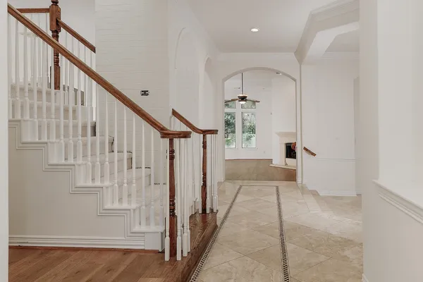 $6,500 | 122 West Lansdowne Circle, The Woodlands, TX 77382