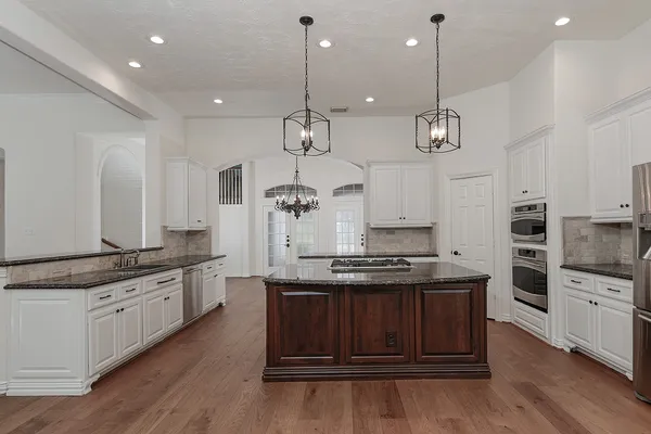 $6,500 | 122 West Lansdowne Circle, The Woodlands, TX 77382