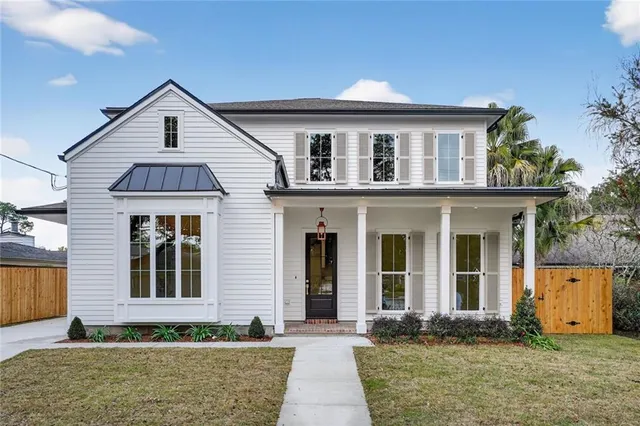 $999,500 | 270 Garden Road, River Ridge, LA 70123