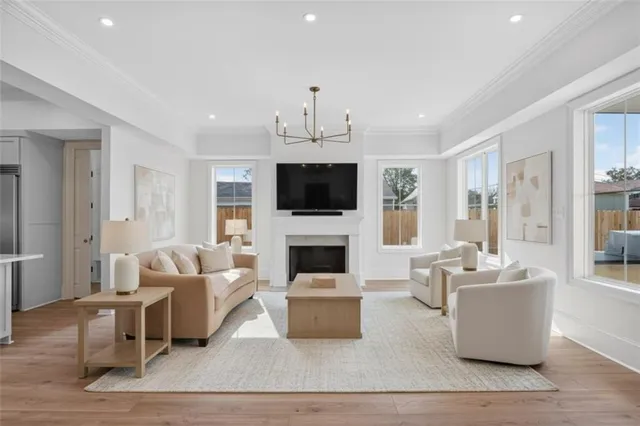 $999,500 | 270 Garden Road, River Ridge, LA 70123