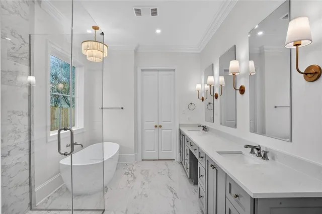 $999,500 | 270 Garden Road, River Ridge, LA 70123