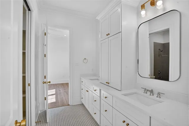 $999,500 | 270 Garden Road, River Ridge, LA 70123