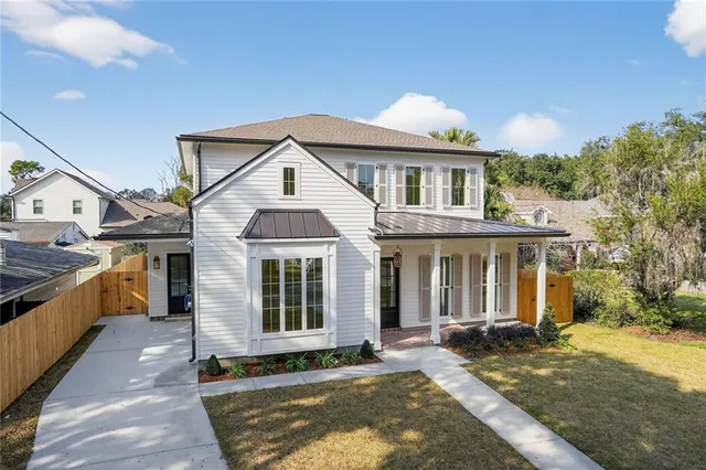 $999,500 | 270 Garden Road, River Ridge, LA 70123