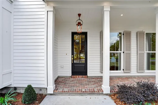 $999,500 | 270 Garden Road, River Ridge, LA 70123