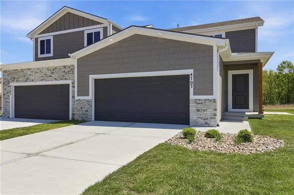 $380,000 | 4707 South Brentwood Avenue, Kansas City, MO 64136