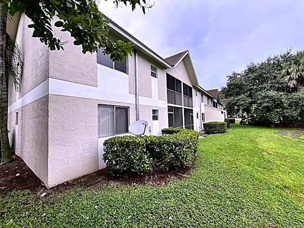 $218,000 | 719 Gardens Drive, Unit 206, Pompano Beach, FL 33069
