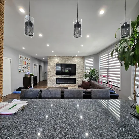 $1,200,000 | 265 Summit Avenue, Fleetwood, NY 10552