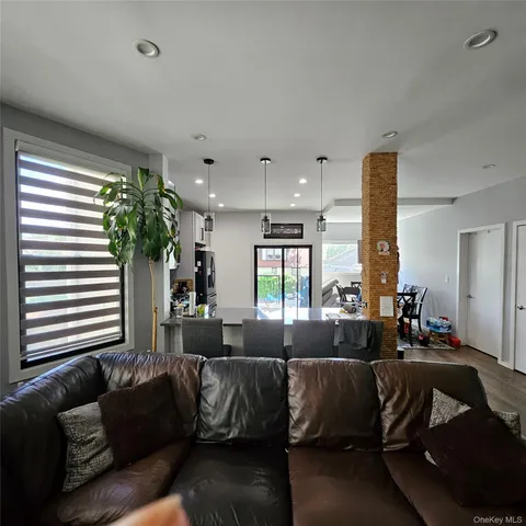 $1,200,000 | 265 Summit Avenue, Fleetwood, NY 10552