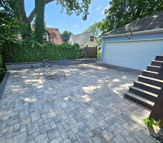 $1,200,000 | 265 Summit Avenue, Fleetwood, NY 10552