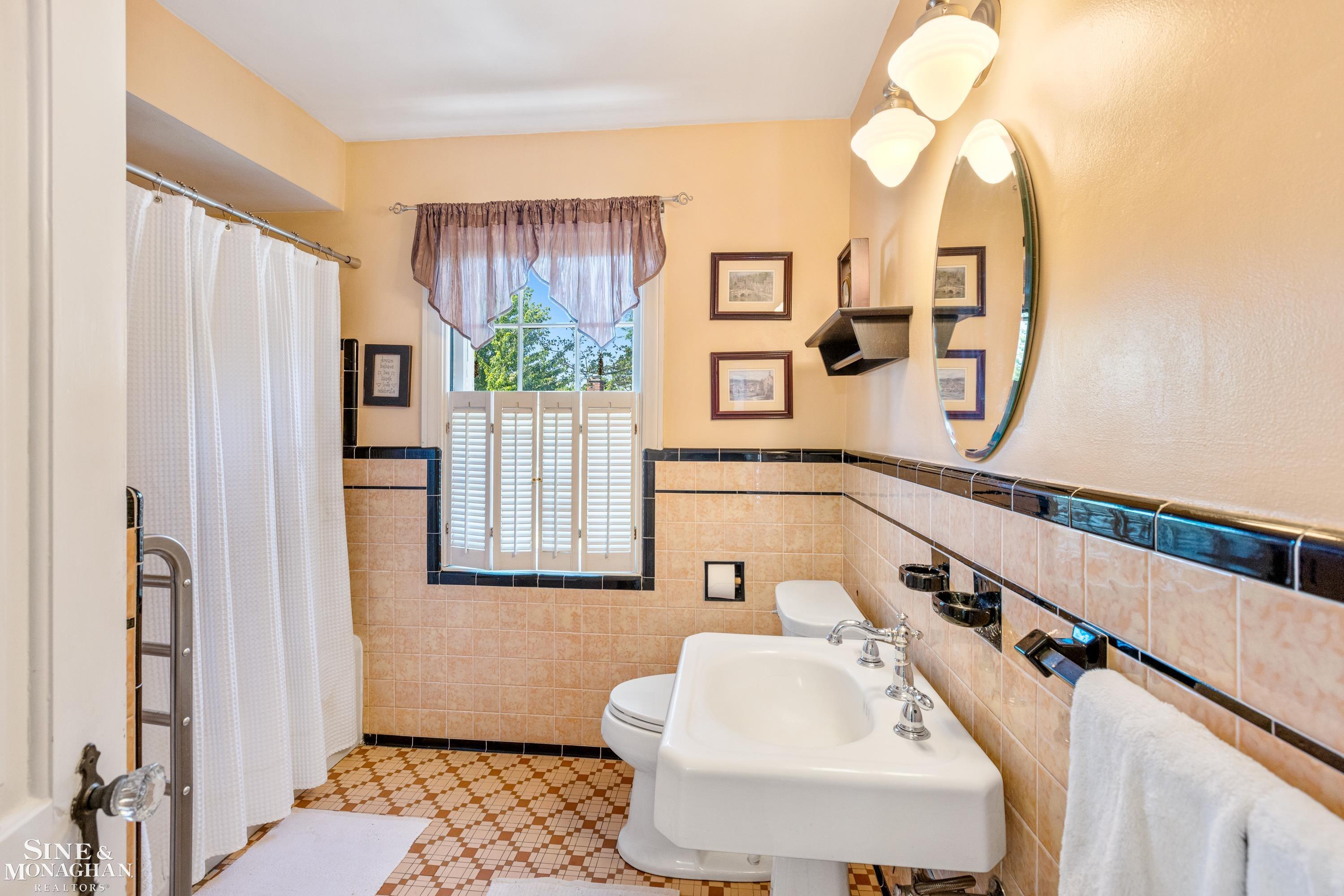 170 Fisher Road Grosse Pointe Farms, MI 48230 - Photo 25 of 38