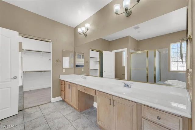 $2,424 | 10672 Blue Nile Court, Las Vegas, NV 89144