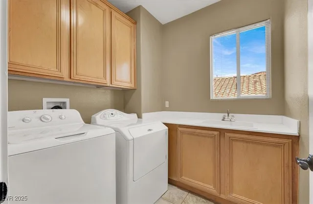 $2,424 | 10672 Blue Nile Court, Las Vegas, NV 89144