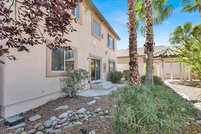 $2,424 | 10672 Blue Nile Court, Las Vegas, NV 89144