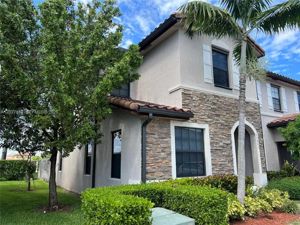 $2,700 | 11561 Southwest 248th Terrace, Unit 11561, Homestead, FL 33032