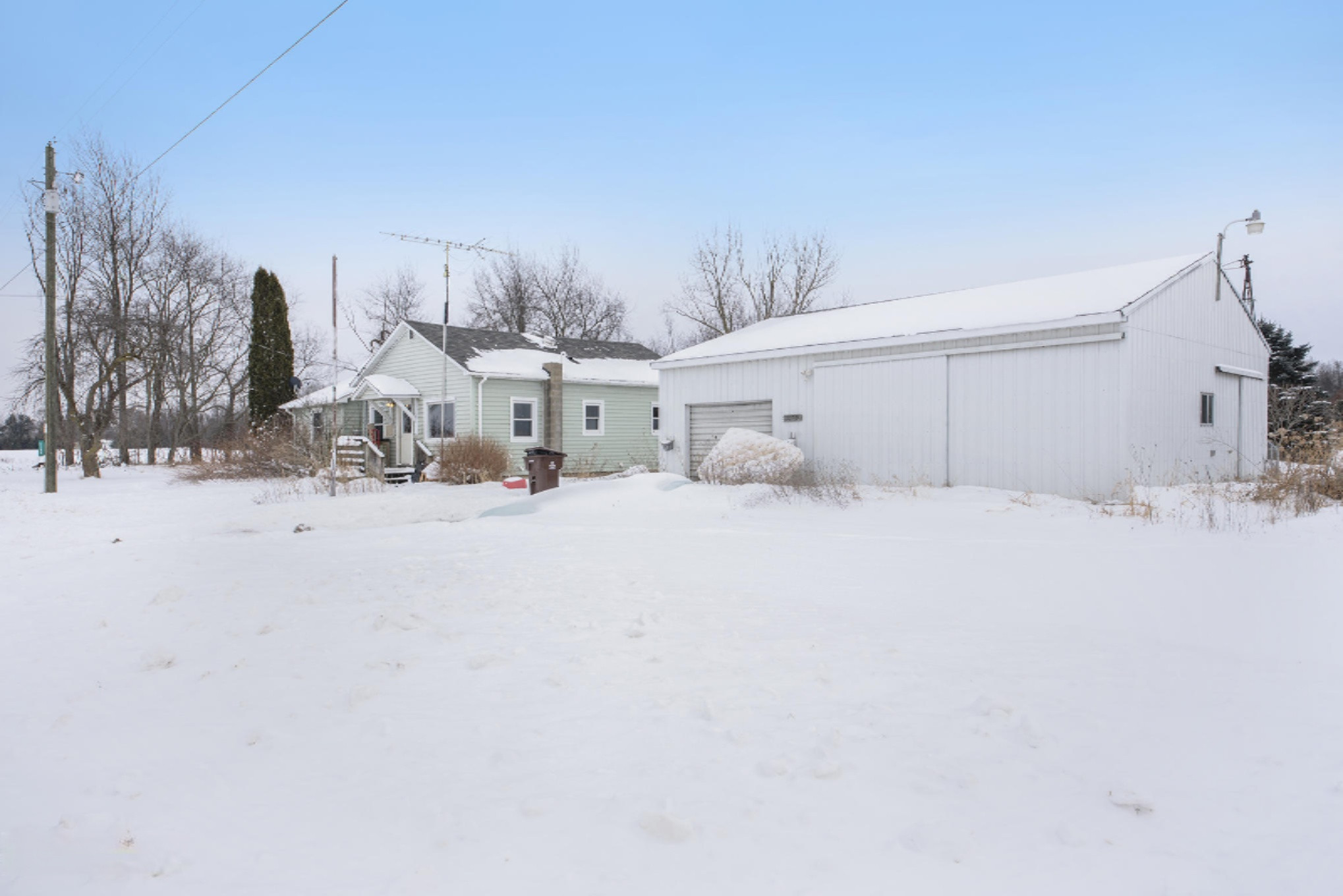 3190 Fleck Road Northeast Edmore, MI 48829 - Photo 3 of 23 _DSC1016