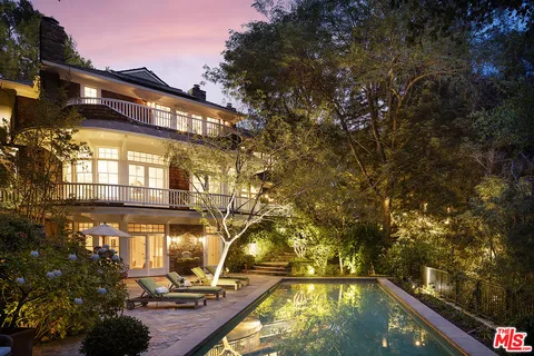 $18,695,000 | 2041 Mandeville Canyon Road, Los Angeles, CA 90049