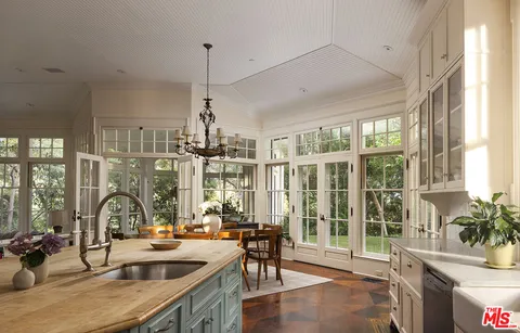 $18,695,000 | 2041 Mandeville Canyon Road, Los Angeles, CA 90049