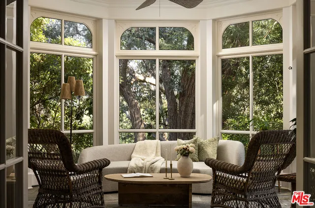 $18,695,000 | 2041 Mandeville Canyon Road, Los Angeles, CA 90049