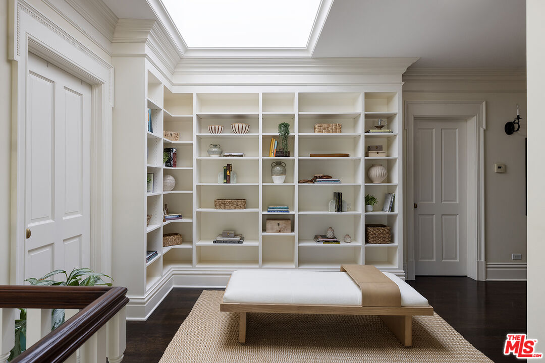 2041 Mandeville Canyon Road Los Angeles, CA 90049 - Photo 26 of 46