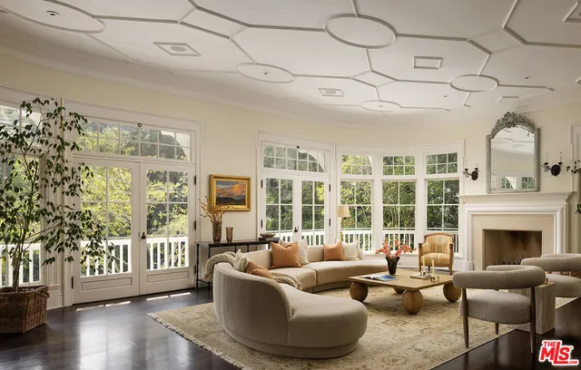 $18,695,000 | 2041 Mandeville Canyon Road, Los Angeles, CA 90049