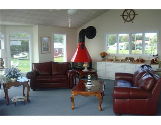 8 Clarkes Village Road Jamestown, RI 02835 - Photo 5 of 12 Den/Family/Great Room.