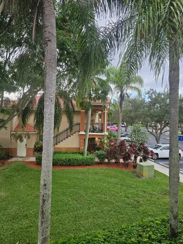 $2,000 | 3490 Briar Bay Boulevard, Unit 206, West Palm Beach, FL 33411