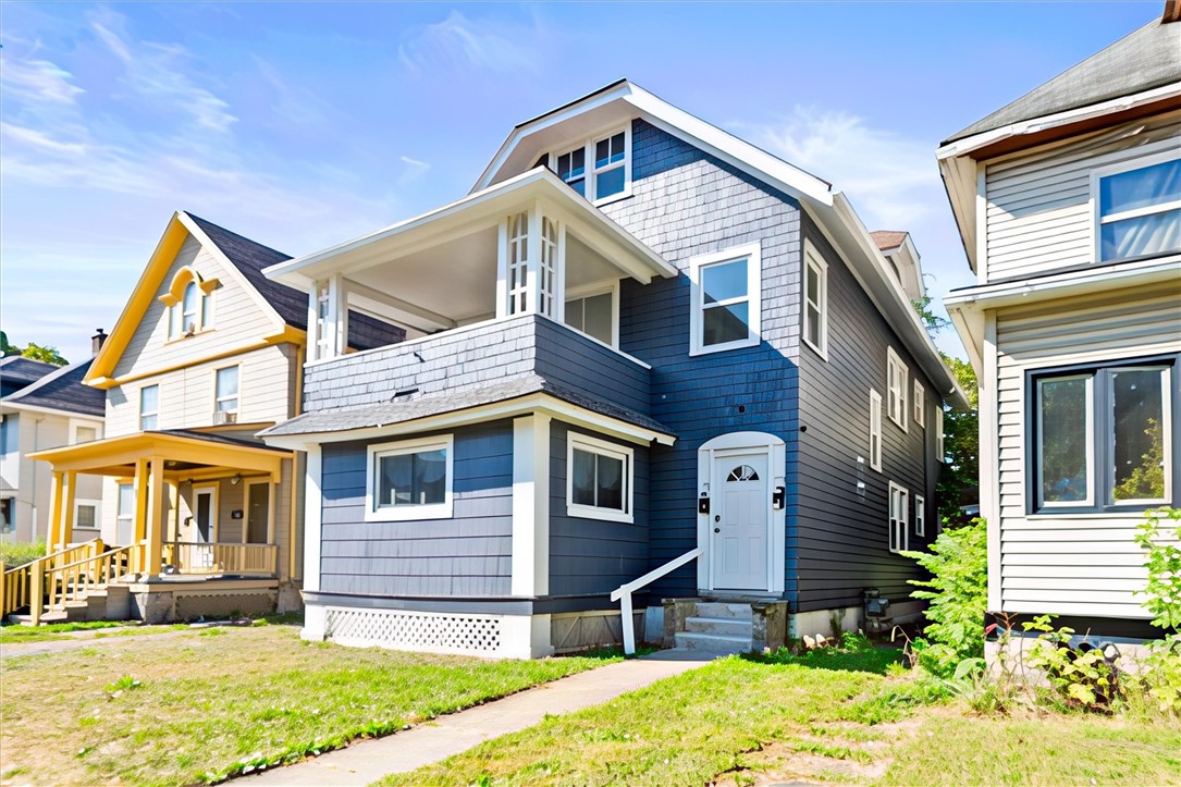 Welcome to this turnkey duplex at 73-75 Somerset S