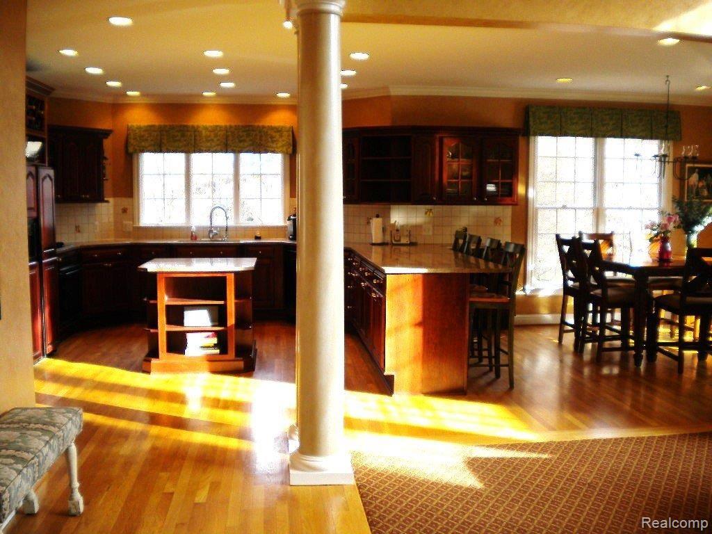 1038 Bishop Road Grosse Pointe, MI 48230 - Photo 18 of 25 074