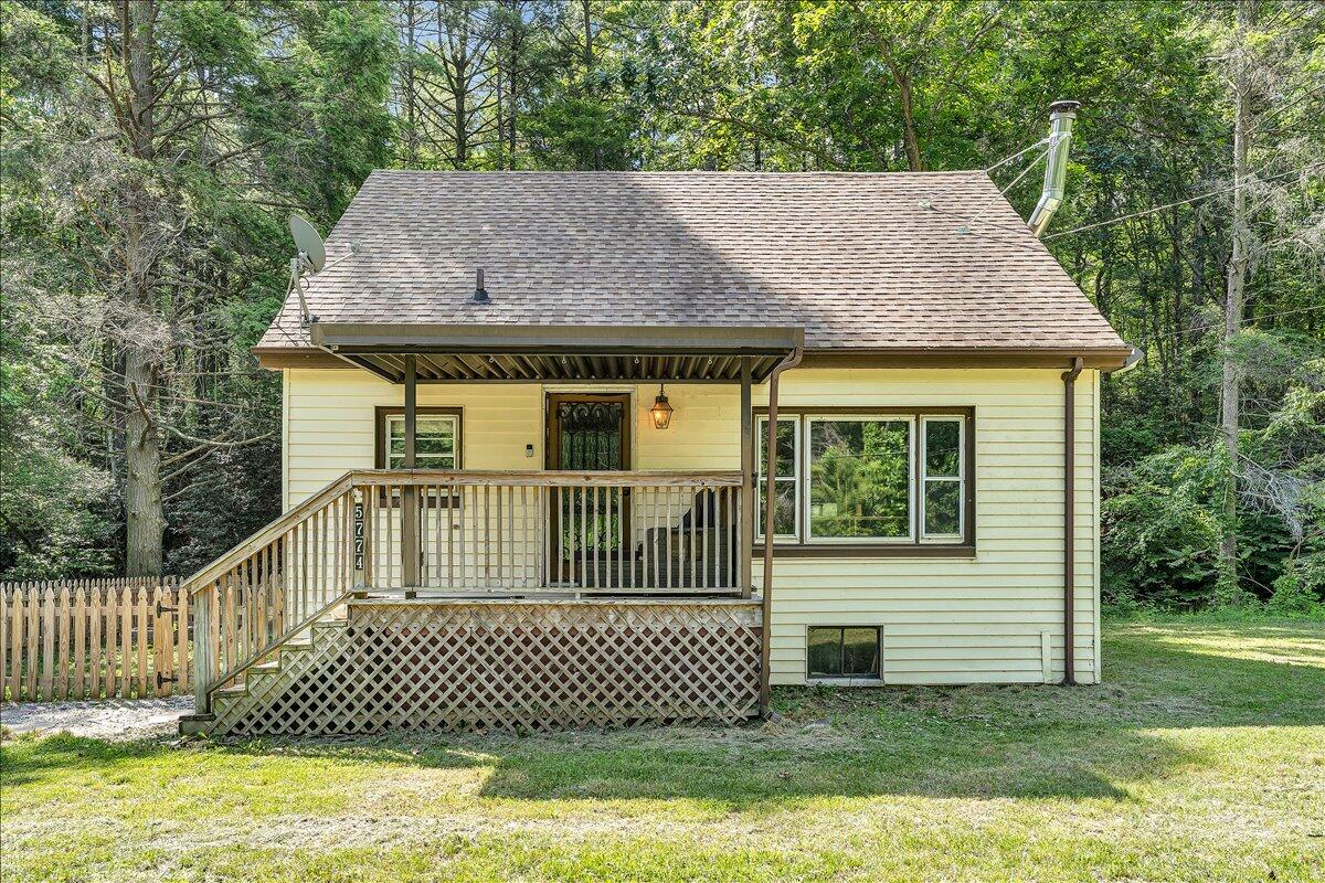 5774 Bradshaw Road Salem, VA 24153 - Photo 2 of 33 01-MIB01395-R5
