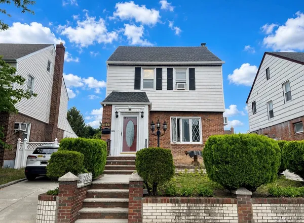 $1,338,000 | 15-31 145th Place | Whitestone