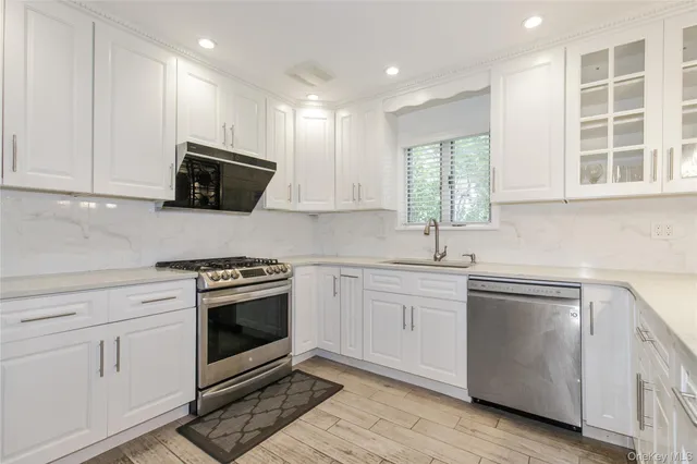 $1,758,000 | 43 Elm Street, Great Neck, NY 11021