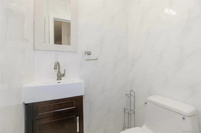 $1,758,000 | 43 Elm Street, Great Neck, NY 11021