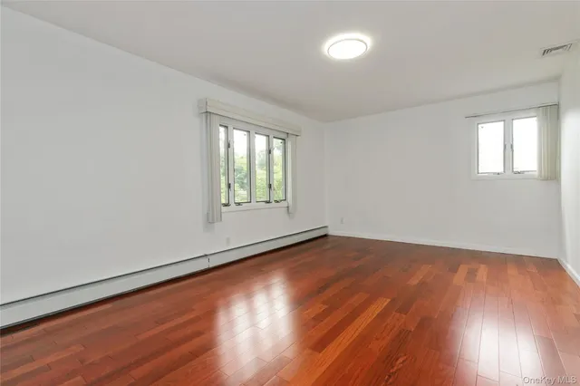 $1,758,000 | 43 Elm Street, Great Neck, NY 11021