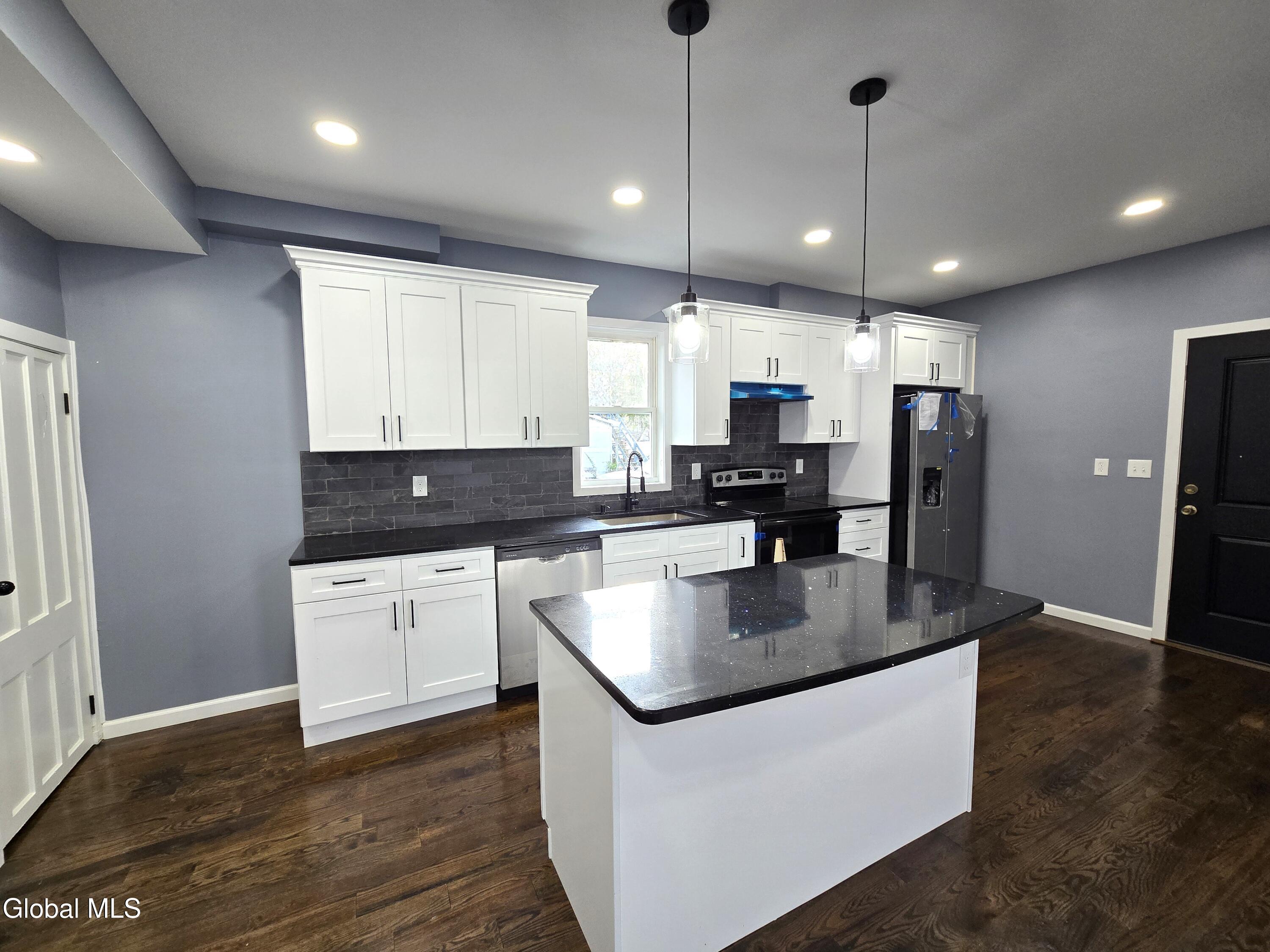 6 Elbert Street Schenectady, NY 12304 - Photo 6 of 22 8