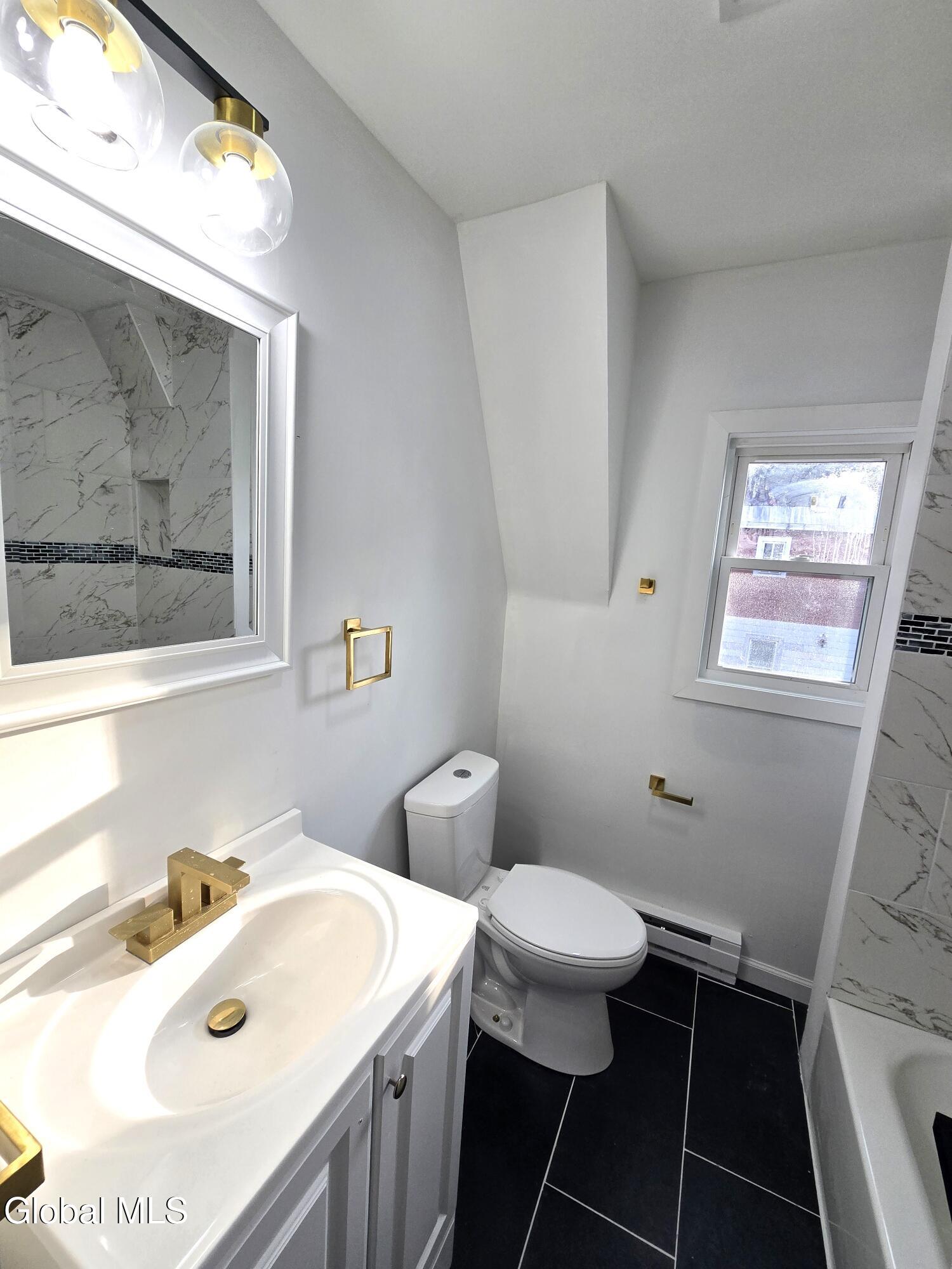 6 Elbert Street Schenectady, NY 12304 - Photo 10 of 22 15