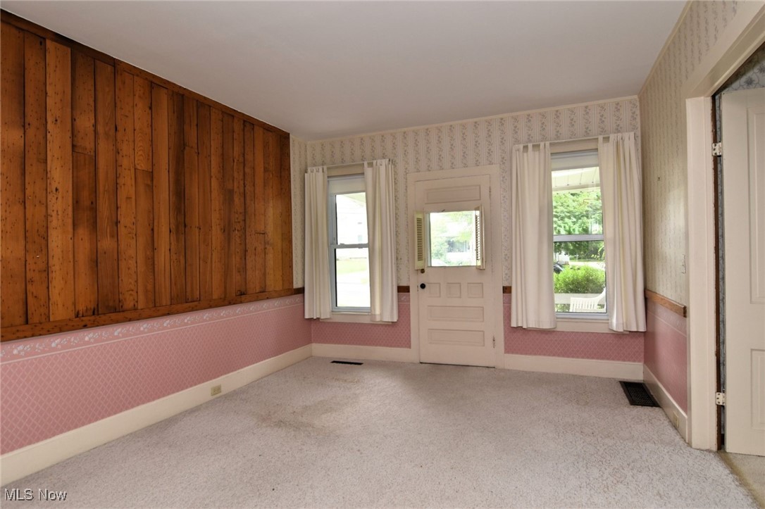 13674 Spring Street Burton, OH 44021 - Photo 6 of 38 Gallery Image 6