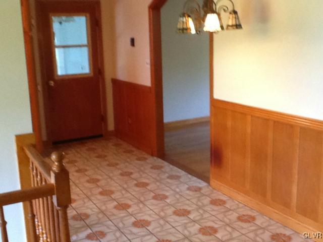 8665 Pleasant View Road Bangor, PA 18013 - Photo 3 of 28 Gallery Image 3