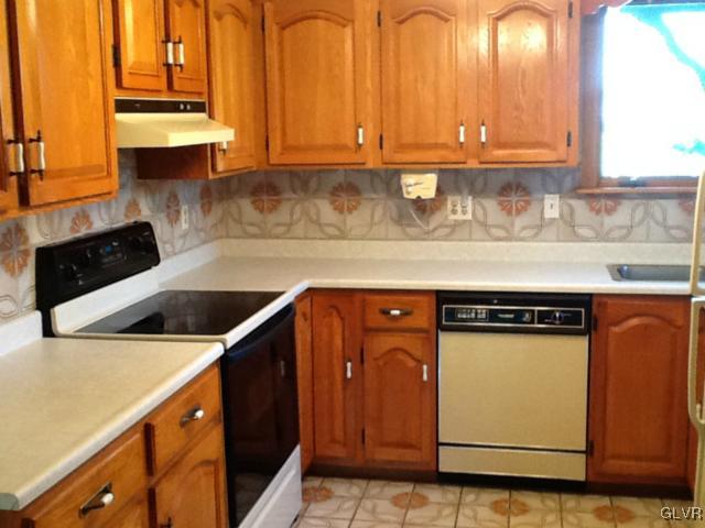 8665 Pleasant View Road Bangor, PA 18013 - Photo 5 of 28 Gallery Image 5