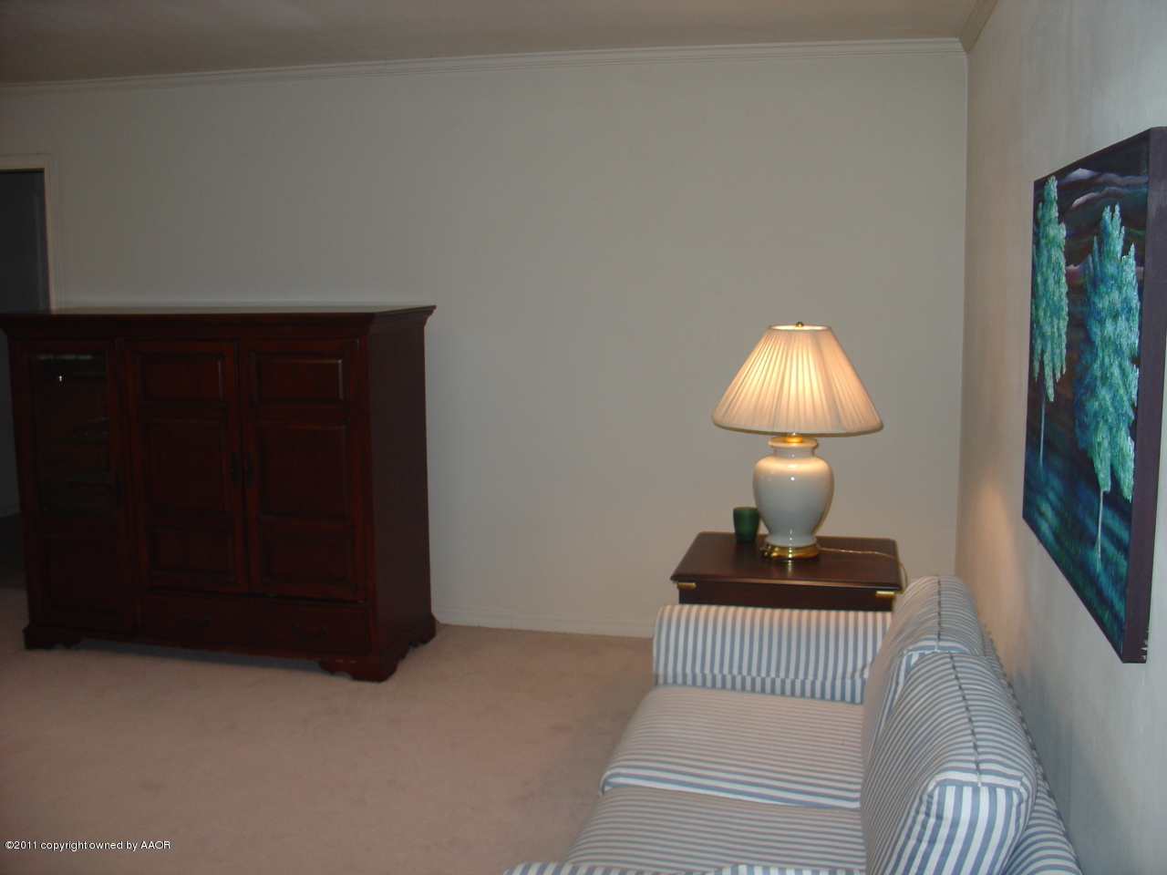 3306 Bedford Road Amarillo, TX 79106 - Photo 6 of 19 a lamp on a table in a room