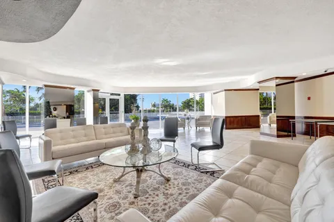 $249,900 | 2841 North Ocean Boulevard, Unit 307, Fort Lauderdale, FL 33308